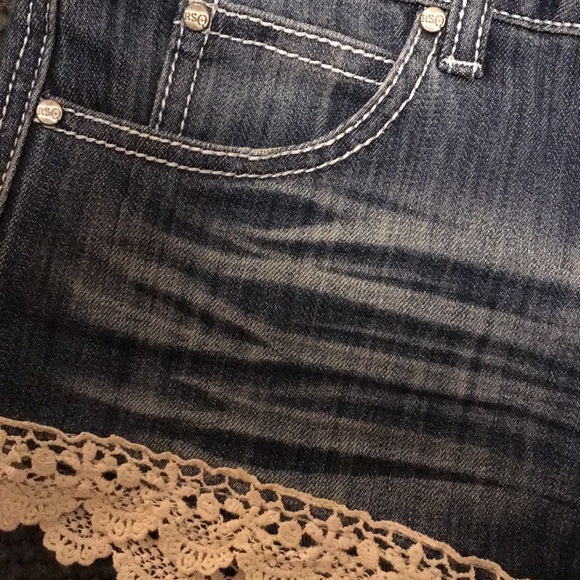 RSQ Cali Crochet Jean shorts - Picture 4 of 4